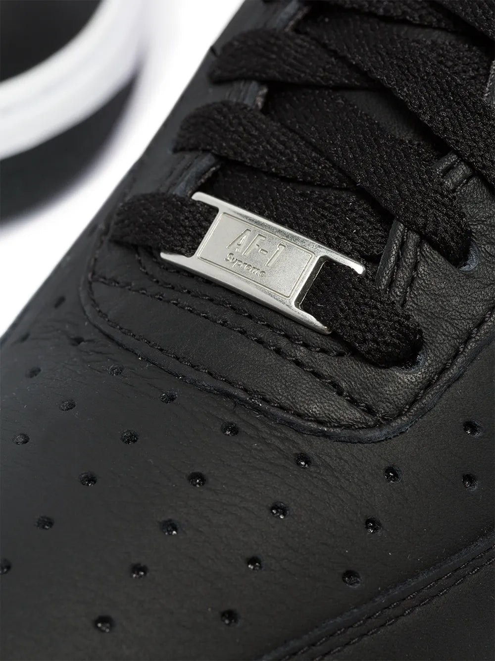 X Supreme X Comme Des Gar ns Air Force 1 Low Sneakers